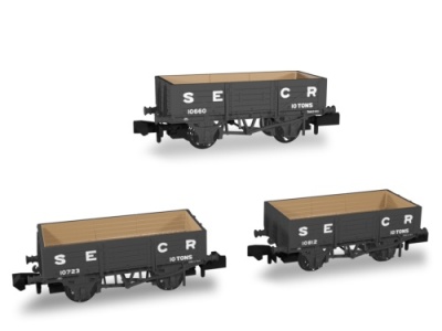 Rapido 942002 SECR Livery N Gauge 5 Plank Wagon Pack No: 2